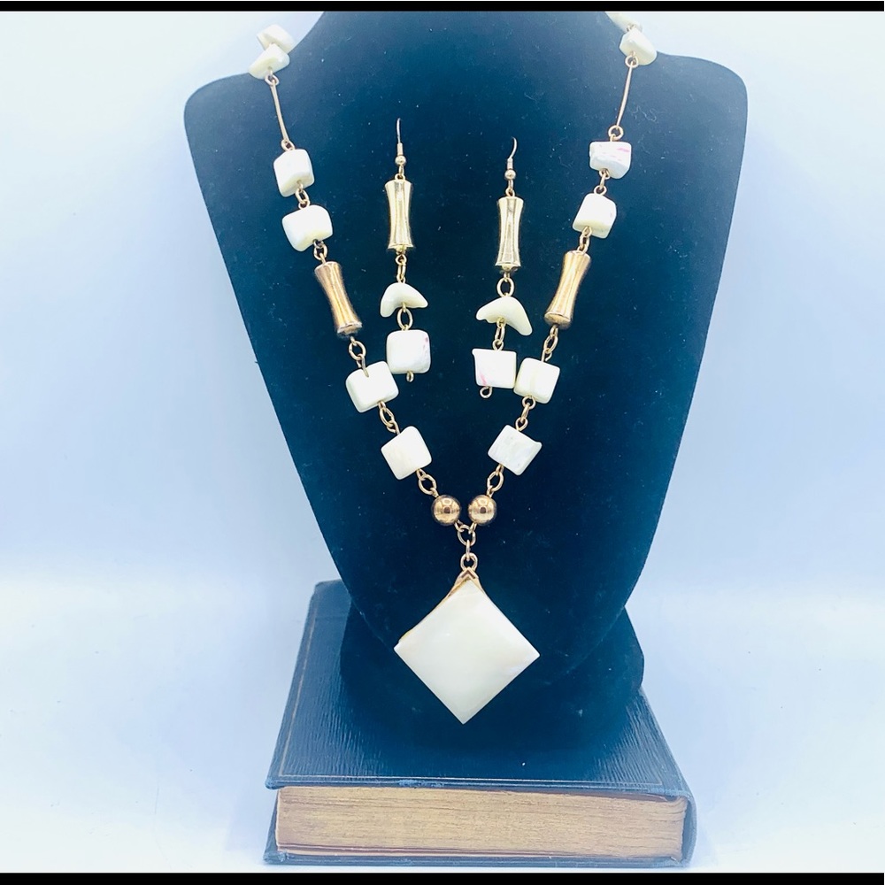 Vintage mother of pearl bead pendant gold chain necklace dangle earrings set